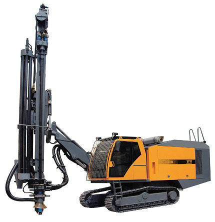 Crawler-Typ Rock DTH Bohrgerät 298KW Cummins-Motor 35m Bohrtiefe