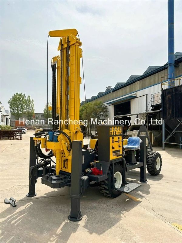 Vierradantriebene Bohrmaschine 220 m Tiefe mit 65 kW starkem Motor