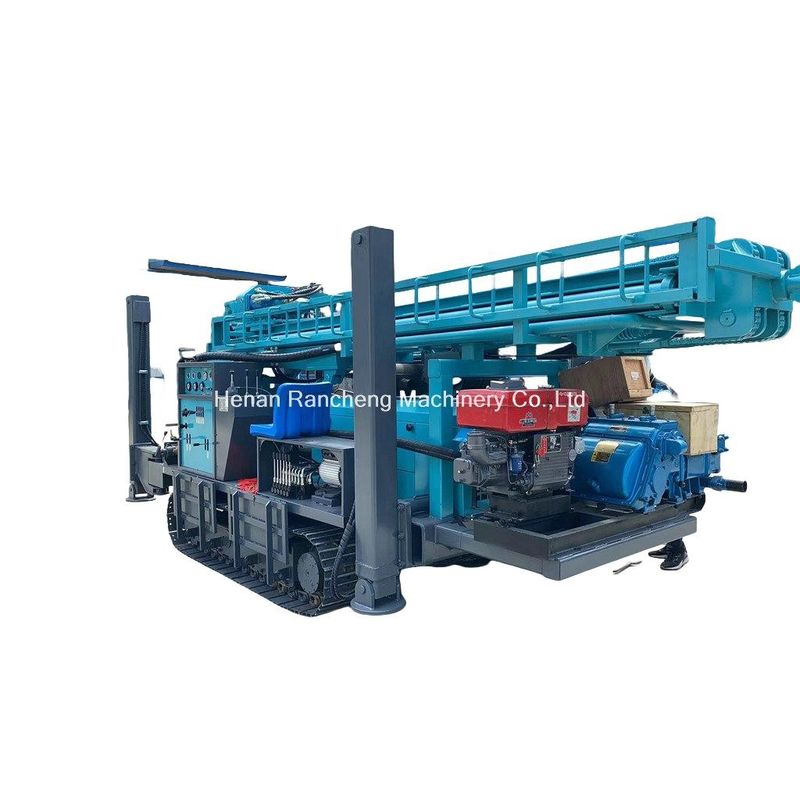 Hochleistungsmaschine für das Bohren von Wasserbrunnen auf einem Crawler 350m Tiefe 91KW Yuchai-Motor zum Verkauf