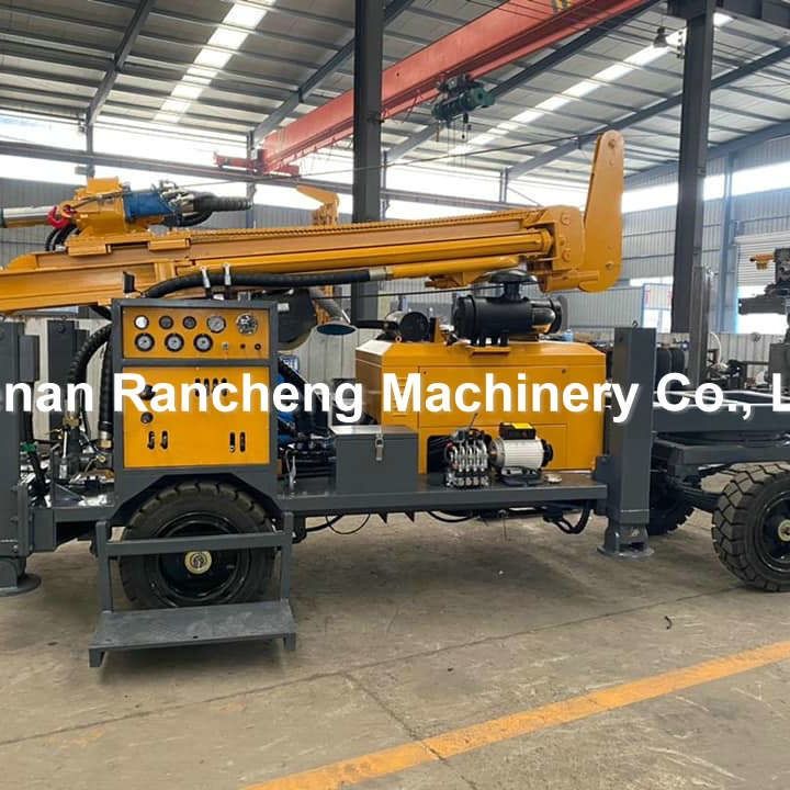 220m 65KW Quanchai Motor Rad montiert Wasserbohranlage mit 13T Hebekraft