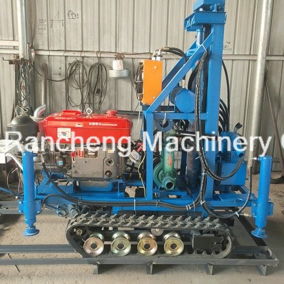 150 m Tiefe Schlag- und Drehtyp Gummi-Crawler-Wasserbohranlage