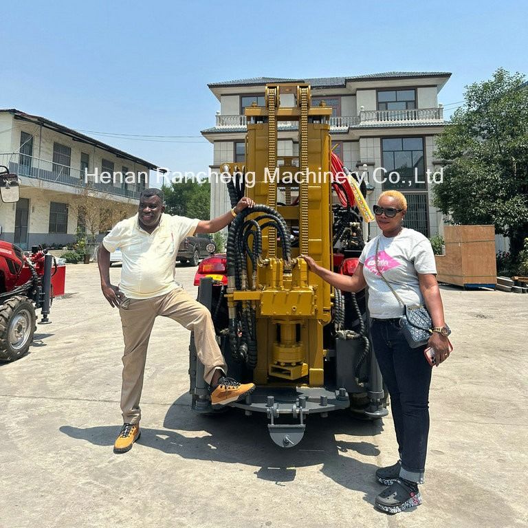 Auf Traktor montierte Bohrmaschine, die in der Lage ist, 200 m Tiefe zu bohren