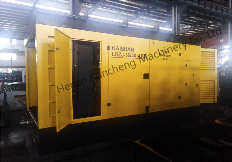 30bar beweglicher Schraubluftkompressor mit 550 PS Cu-mmins-Motor für tiefe Brunnen