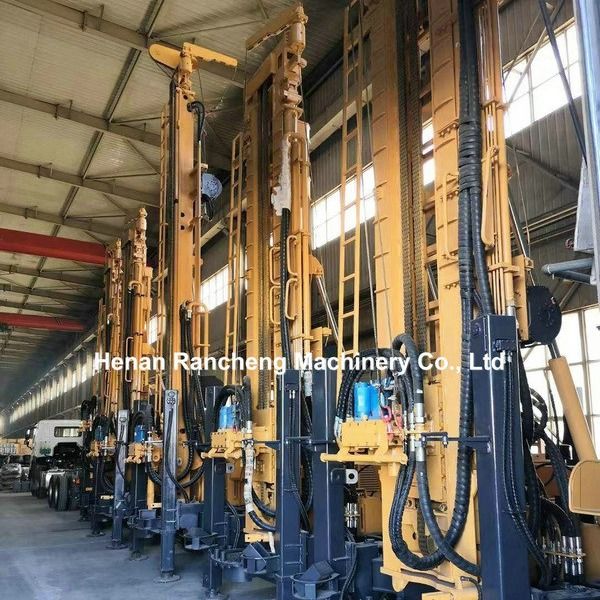 RCF700C Multifunktionale Bohrmaschine 700 Meter Crawler Montierte mobile Wasserbohranlage Bohrlochbohrmaschine
