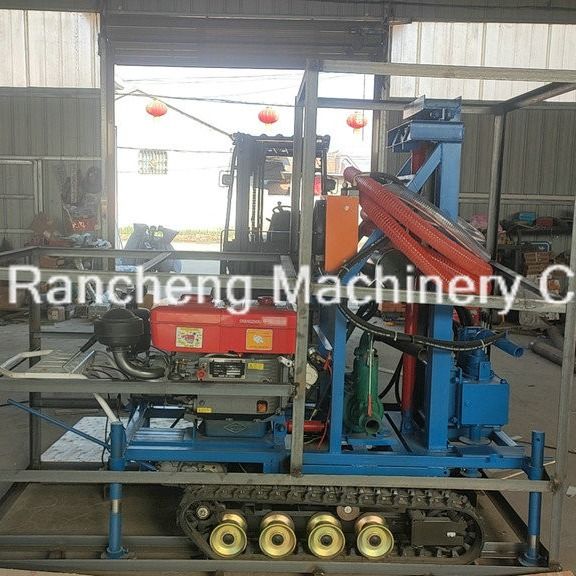 Kleine hydraulische Bohrflasche 160m Tiefe Wassergräber Maschine Crawler Montierte Wasserbohranlage zum Verkauf